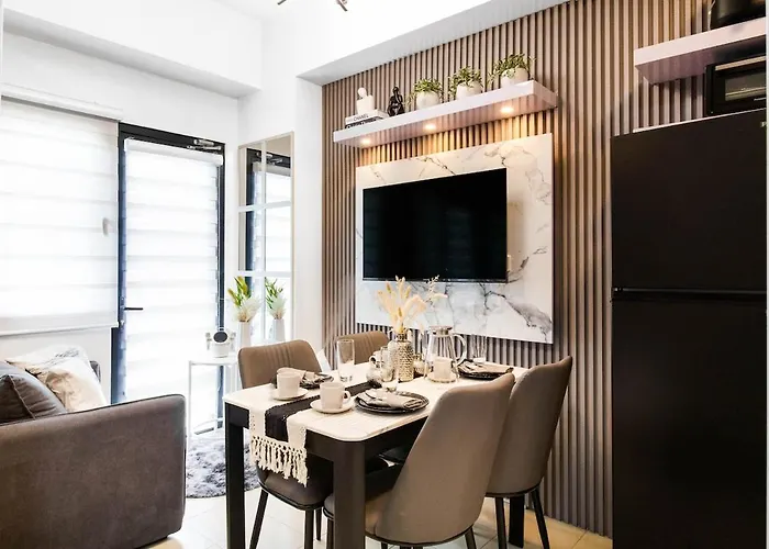 The Travelers & Staycation Holiday home *