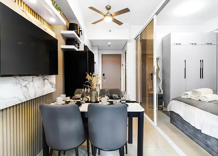 The Travelers & Staycation Holiday home *