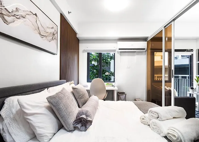 The Travelers & Staycation Holiday home *